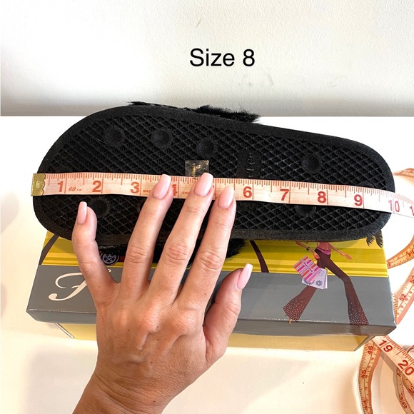 Black Slides Faux Fur and Pearl sandals NWT size 10 - Picture 9 of 9